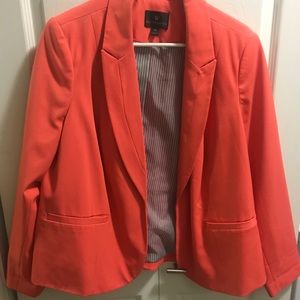 ❤️ 4 for $15 
Orange/peach blazer